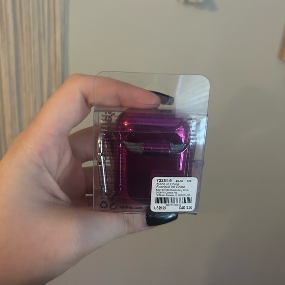 Claire’s Magenta Chrome Airpod Gen 1&2 Case NWT - Picture 2 of 2